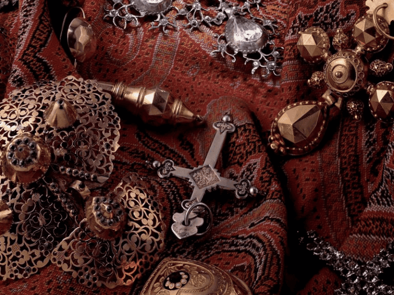 Atelier-parures-et-bijoux.png
