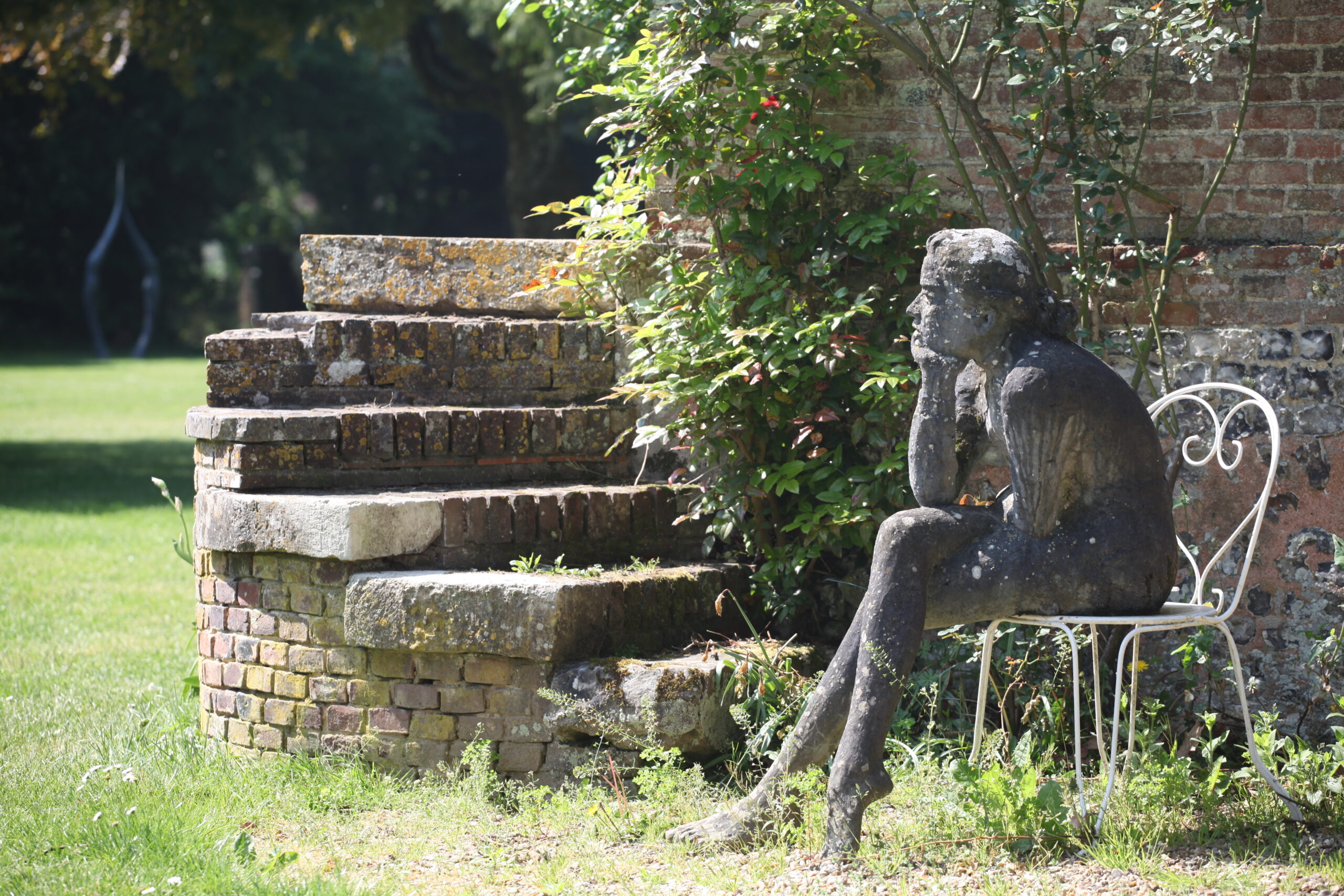 LeJardindesSculpturesChateaudeBoisGuilbert-avril2020-copyrightJMdePas-380-scaled.jpg