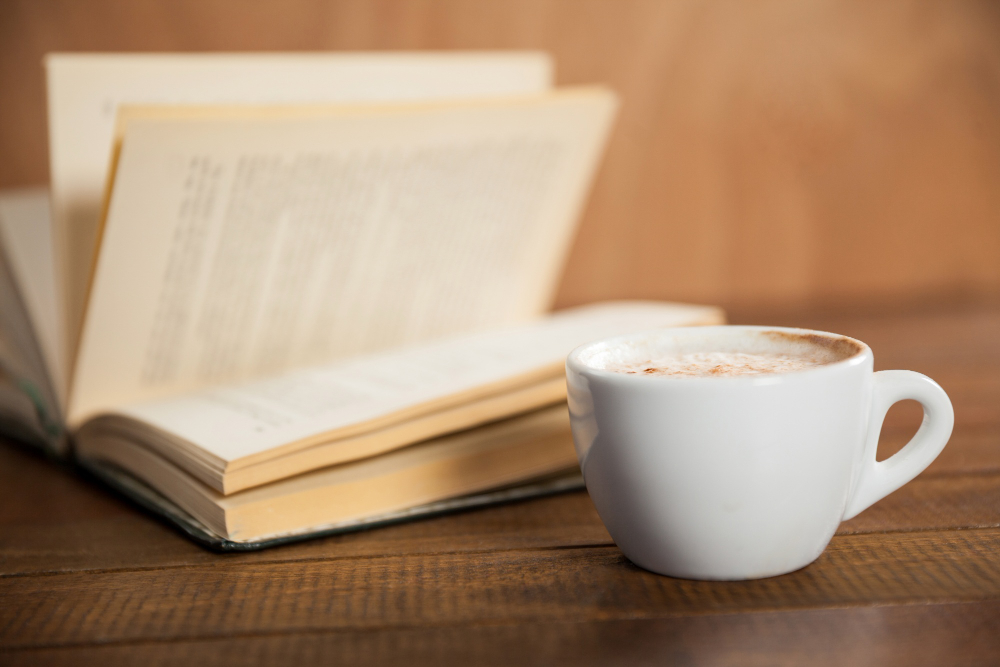 close-up-tasse-cafe-livre-3.jpg