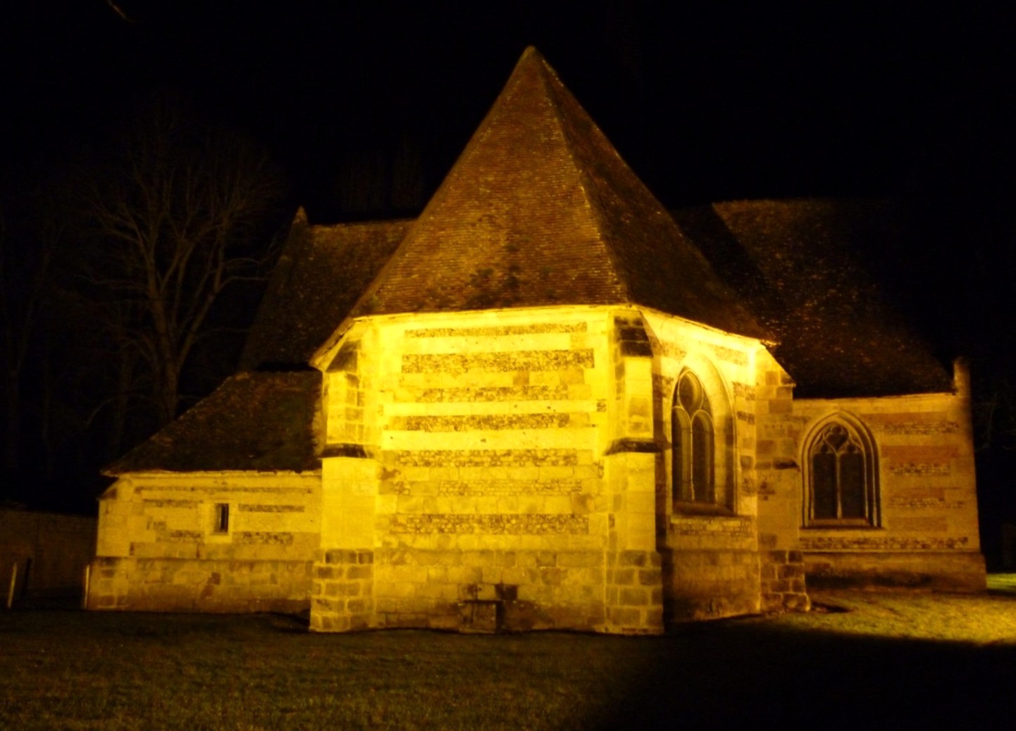 Eglise-Saint-Aubin-nocturne-Memoires-de-Doudeauville.jpg
